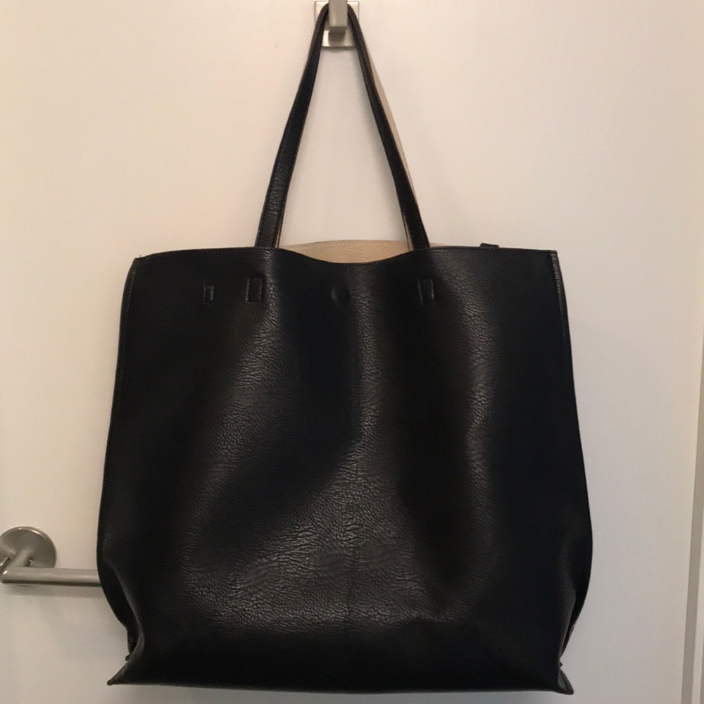 Extra-large Urban Outfitters shoulder bag.